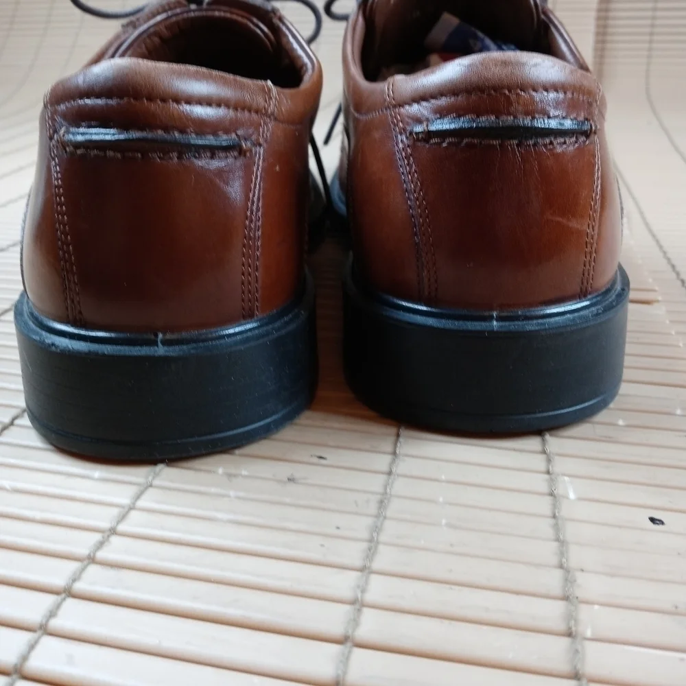 Ecco men's brown leather Oxford sz. Euro 43 US 10. Made in Slovakia 169.1pm